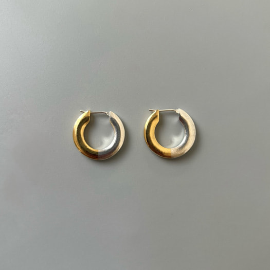 2色のPierce